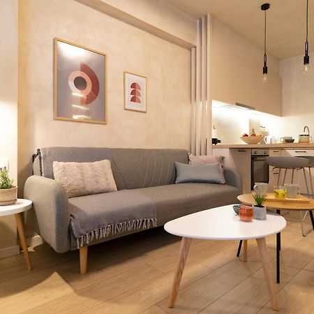 Apo-Zachari Elegant Apartment Lárisa Eksteriør bilde