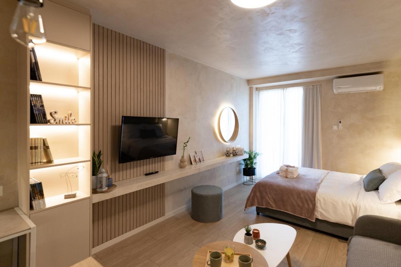 Apo-Zachari Elegant Apartment Lárisa Eksteriør bilde