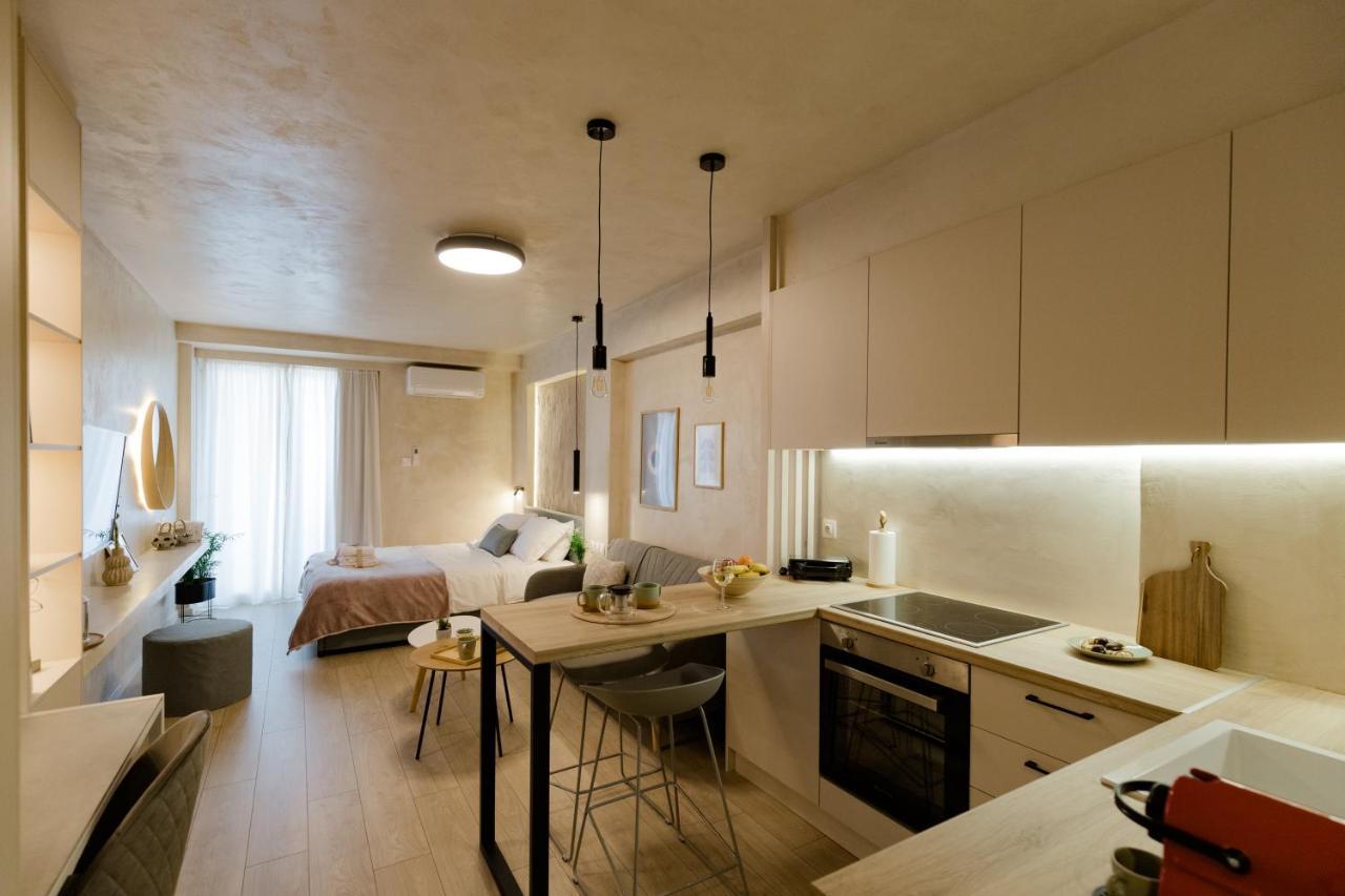 Apo-Zachari Elegant Apartment Lárisa Eksteriør bilde